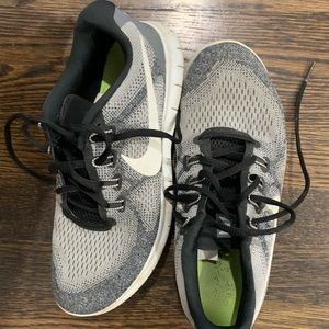 Nike FlyKnit Free Runs Women’s 8.5